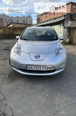 Хэтчбек Nissan Leaf 2013 в Киеве