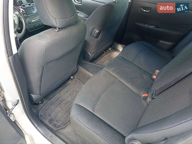 Хэтчбек Nissan Leaf 2014 в Светловодске