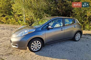 Хэтчбек Nissan Leaf 2015 в Днепре