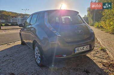 Хэтчбек Nissan Leaf 2015 в Днепре