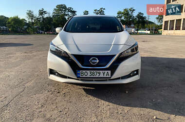 Хэтчбек Nissan Leaf 2019 в 
