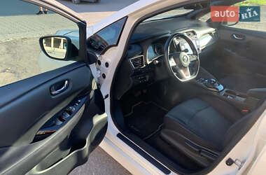 Хэтчбек Nissan Leaf 2019 в 