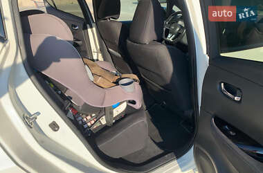 Хэтчбек Nissan Leaf 2019 в 