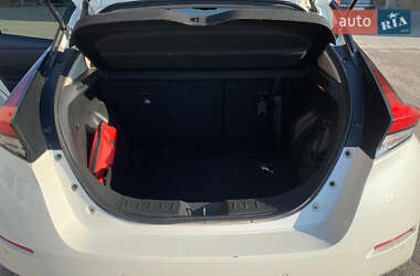 Хэтчбек Nissan Leaf 2019 в 