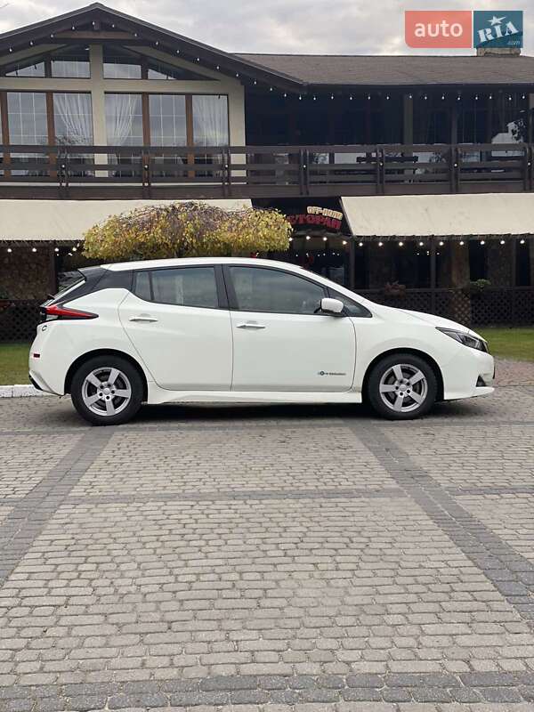 Хэтчбек Nissan Leaf 2018 в Ровно