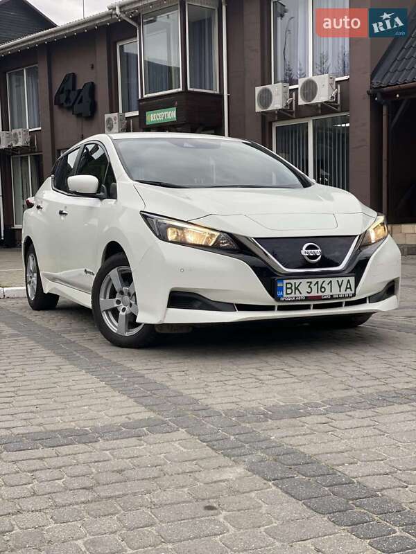 Хэтчбек Nissan Leaf 2018 в Ровно