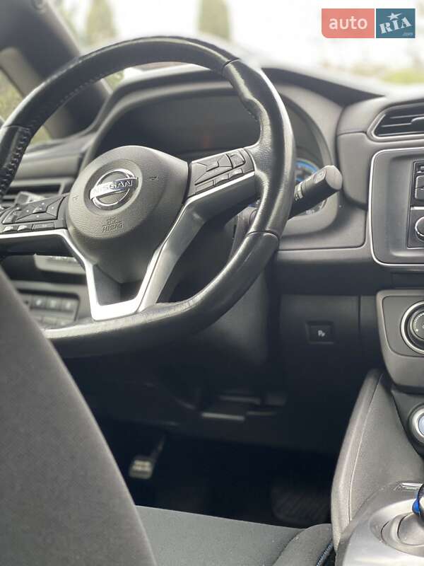 Хэтчбек Nissan Leaf 2018 в Ровно