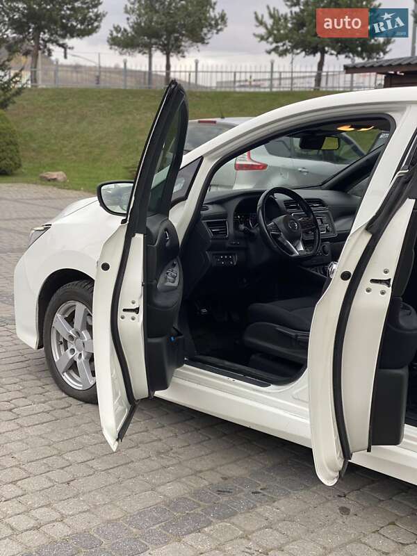 Хэтчбек Nissan Leaf 2018 в Ровно