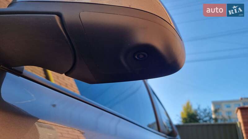 Хэтчбек Nissan Leaf 2014 в Киеве фото 19 Хэтчбек Nissan Leaf 2014 в Киеве