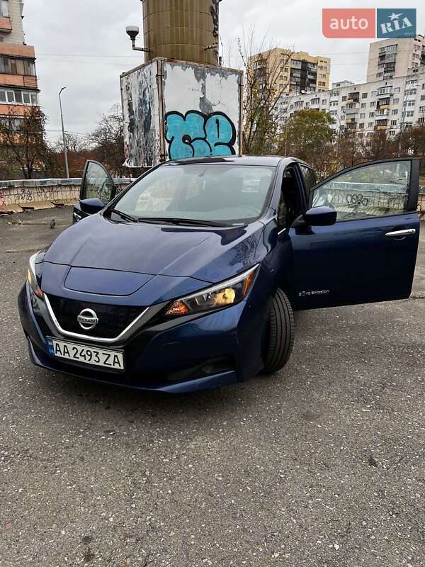 Хэтчбек Nissan Leaf 2019 в Киеве