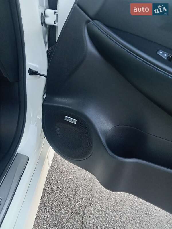 Хетчбек Nissan Leaf 2022 в Дніпрі