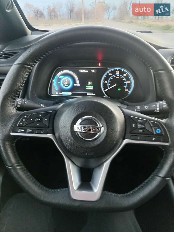 Хетчбек Nissan Leaf 2022 в Дніпрі