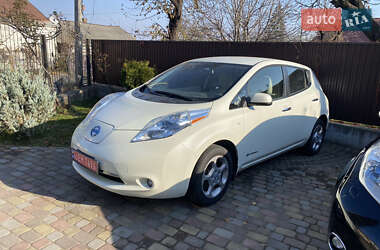 Хетчбек Nissan Leaf 2012 в Чернівцях