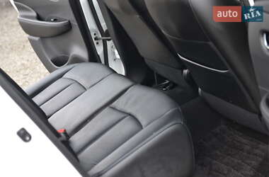 Хэтчбек Nissan Leaf 2015 в 