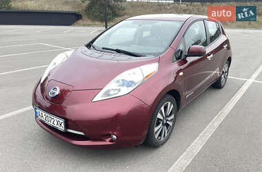 Хэтчбек Nissan Leaf 2015 в Вышгороде