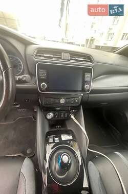 Хетчбек Nissan Leaf 2019 в 