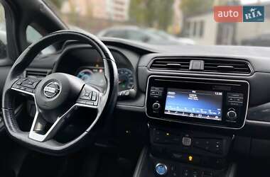 Хетчбек Nissan Leaf 2019 в 