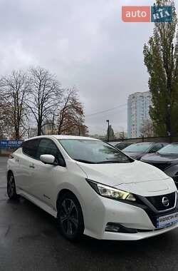 Хетчбек Nissan Leaf 2019 в 