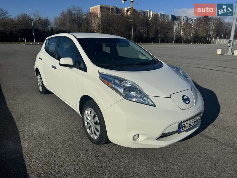 Хэтчбек Nissan Leaf 2014 в Львове