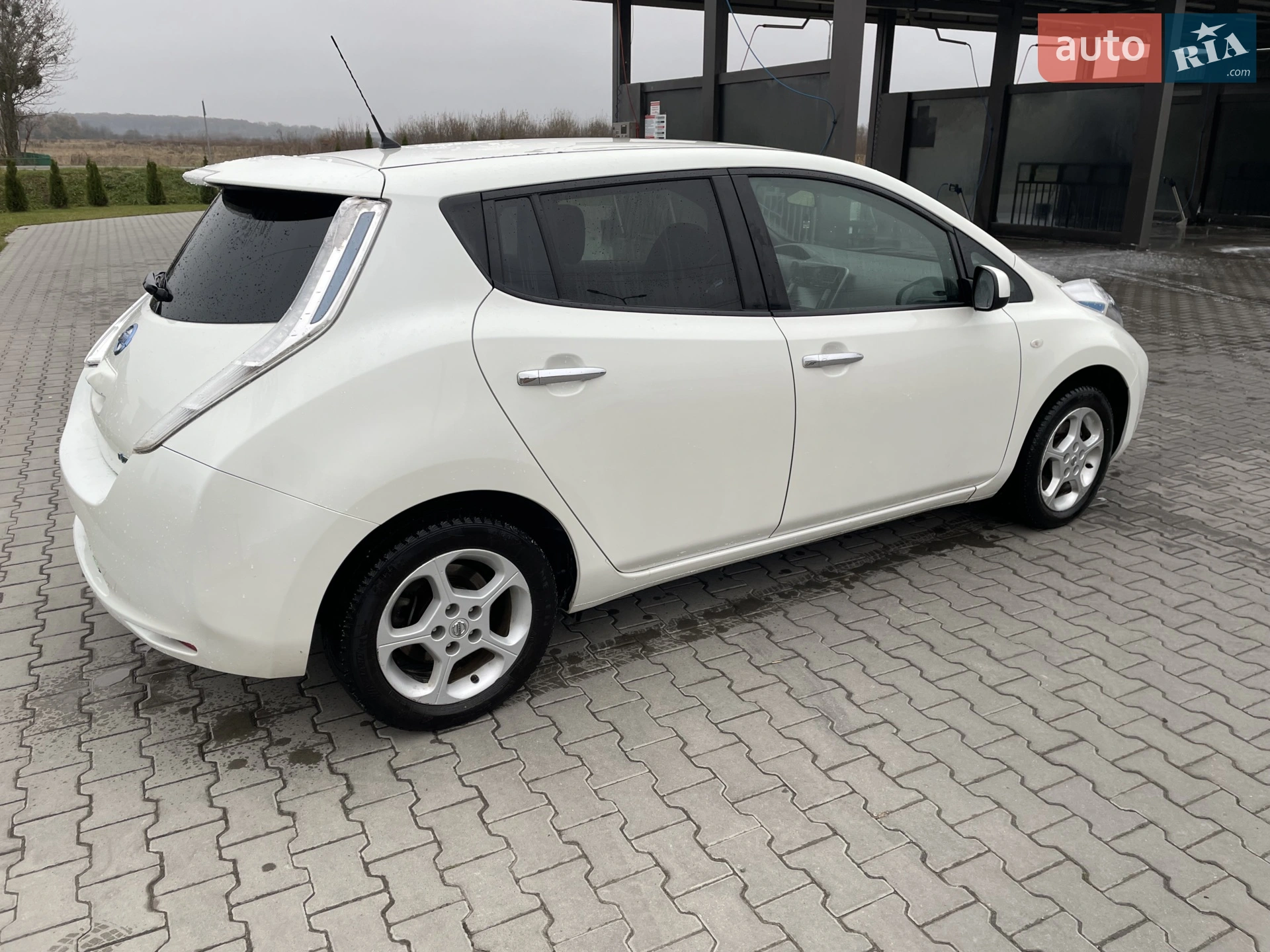 2017 Nissan Leaf - мініатюра 12