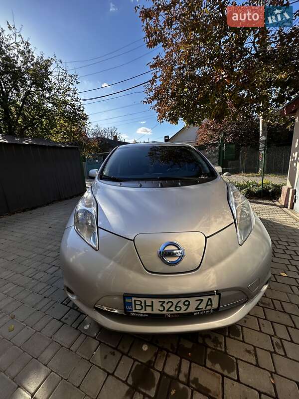 Хетчбек Nissan Leaf 2015 в Одесі