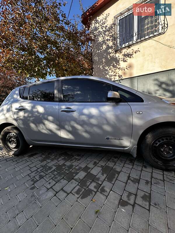 Хетчбек Nissan Leaf 2015 в Одесі