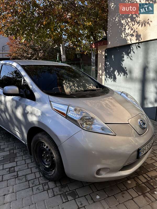 Хетчбек Nissan Leaf 2015 в Одесі