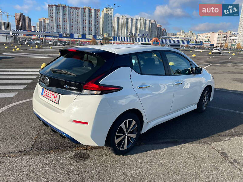 Хэтчбек Nissan Leaf 2019 в Киеве