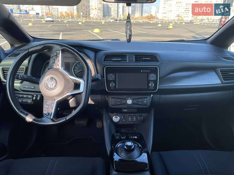 Хэтчбек Nissan Leaf 2019 в Киеве
