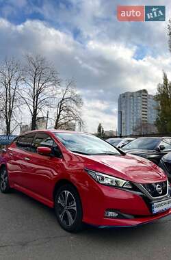 Хэтчбек Nissan Leaf 2019 в Киеве