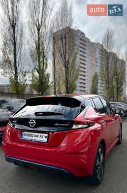 Хэтчбек Nissan Leaf 2019 в Киеве