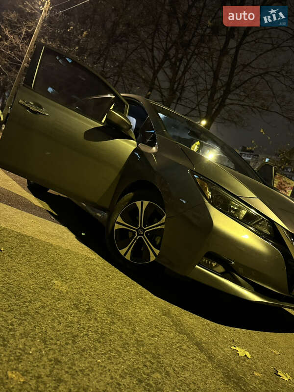 Хэтчбек Nissan Leaf 2021 в Харькове