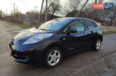 Хэтчбек Nissan Leaf 2012 в Старой Выжевке