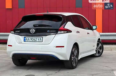 Хэтчбек Nissan Leaf 2019 в 