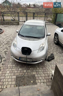 Хетчбек Nissan Leaf 2013 в Первомайську