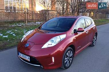 Хэтчбек Nissan Leaf 2014 в Черновцах