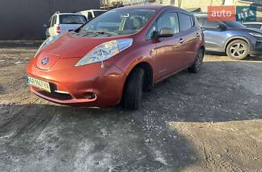 Хэтчбек Nissan Leaf 2015 в Киеве