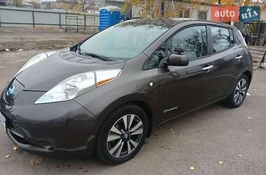 Хэтчбек Nissan Leaf 2016 в Киеве