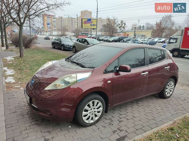 Хэтчбек Nissan Leaf 2017 в Киеве