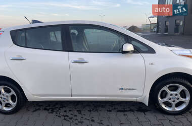 Хетчбек Nissan Leaf 2013 в Чернівцях