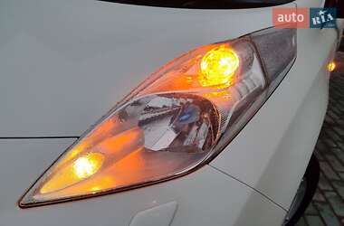 Хэтчбек Nissan Leaf 2014 в Львове