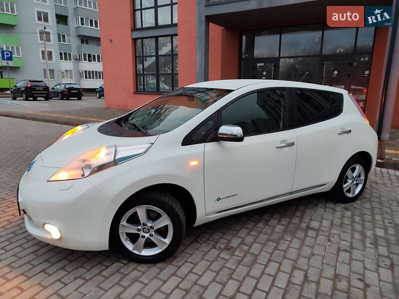 Хэтчбек Nissan Leaf 2014 в Львове