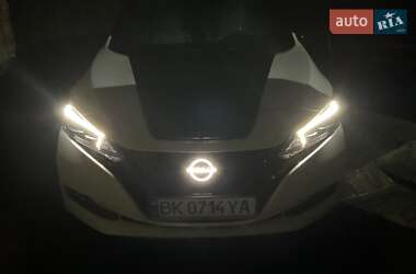 Хэтчбек Nissan Leaf 2021 в Ровно