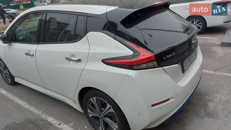 Хетчбек Nissan Leaf 2018 в Києві