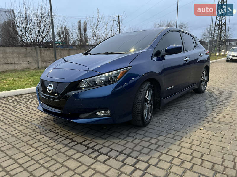 Хэтчбек Nissan Leaf 2018 в Днепре