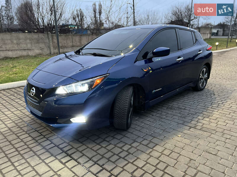 Хэтчбек Nissan Leaf 2018 в Днепре