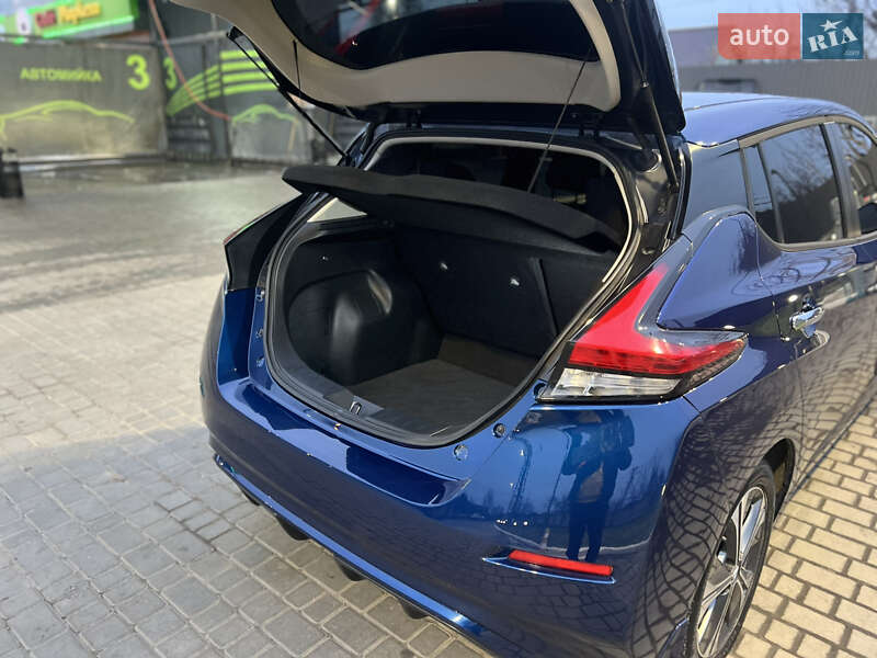 Хэтчбек Nissan Leaf 2018 в Днепре