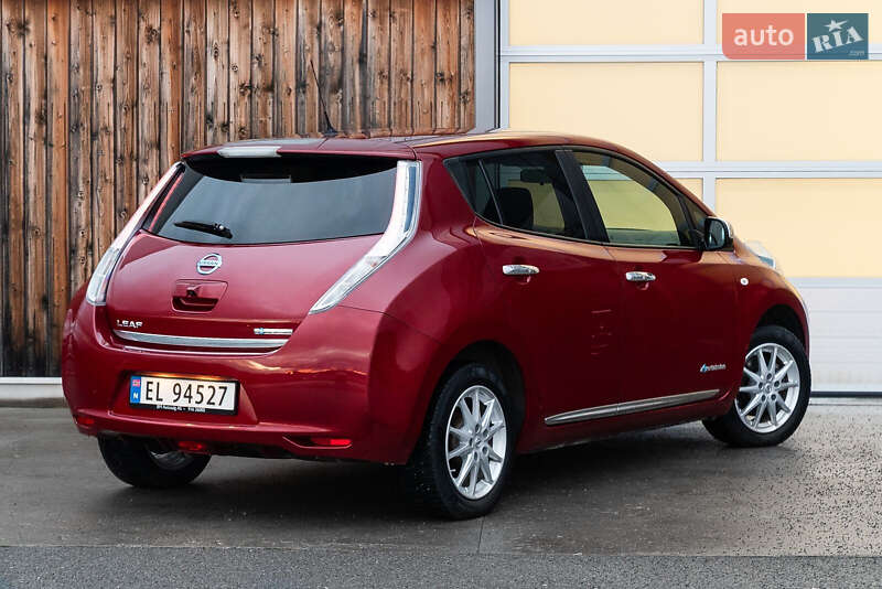 Хэтчбек Nissan Leaf 2016 в Киеве