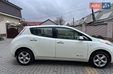 Хетчбек Nissan Leaf 2011 в Тульчині