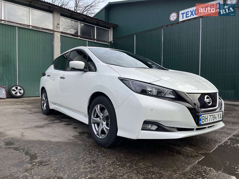 Хэтчбек Nissan Leaf 2021 в Измаиле